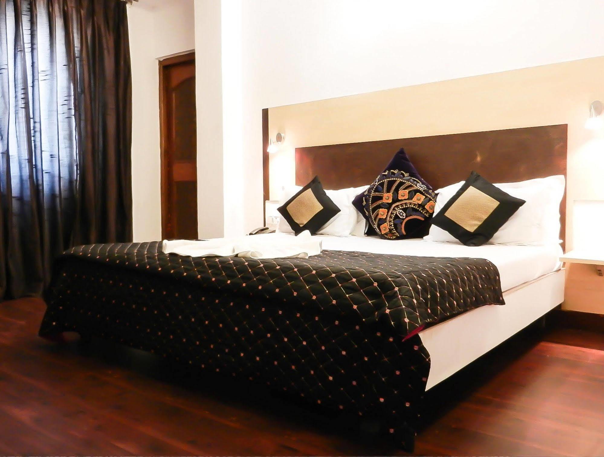 Itsy Hotels Banana Boutique Varanasi Exterior foto